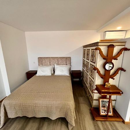 Charming Studio Apartment In โปโว เดอ วาร์ซิม ภายนอก รูปภาพ